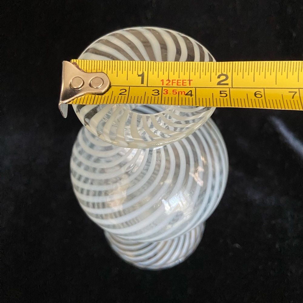 Delicate Art Glass Hand Blown Venetian Vase White Swirl - Picture 7 of 7